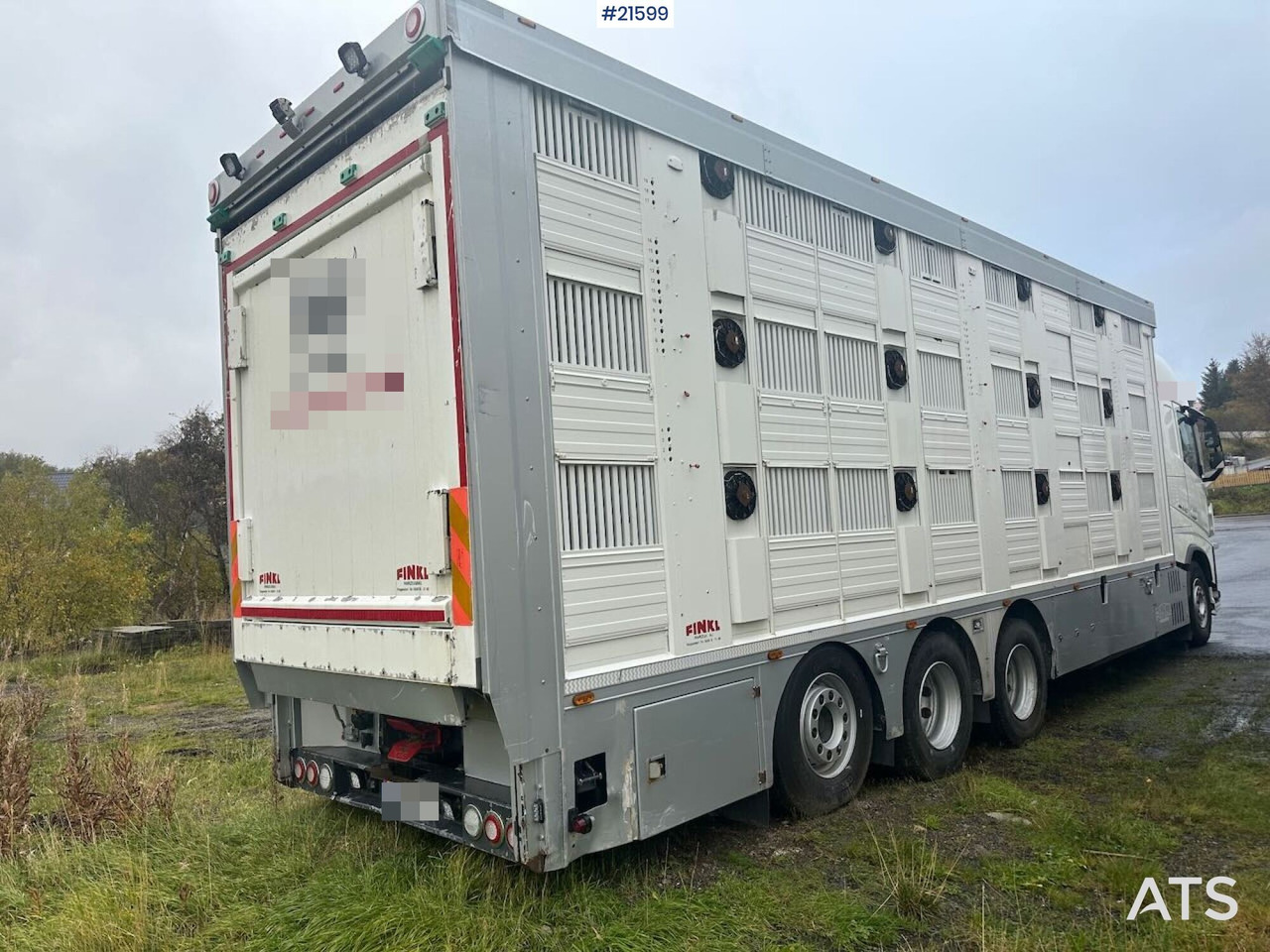Volvo 540 8x4 dyrebil m/ Finkl påbygg, onspot og godkjent til 225 dyr - Kamion za prijevoz stoke: slika Volvo 540 8x4 dyrebil m/ Finkl påbygg, onspot og godkjent til 225 dyr - Kamion za prijevoz stoke Volvo 540 8x4 dyrebil m/ Finkl påbygg, onspot og godkjent til 225 dyr - Kamion za prijevoz stoke: slika Volvo 540 8x4 dyrebil m/ Finkl påbygg, onspot og godkjent til 225 dyr - Kamion za prijevoz stoke