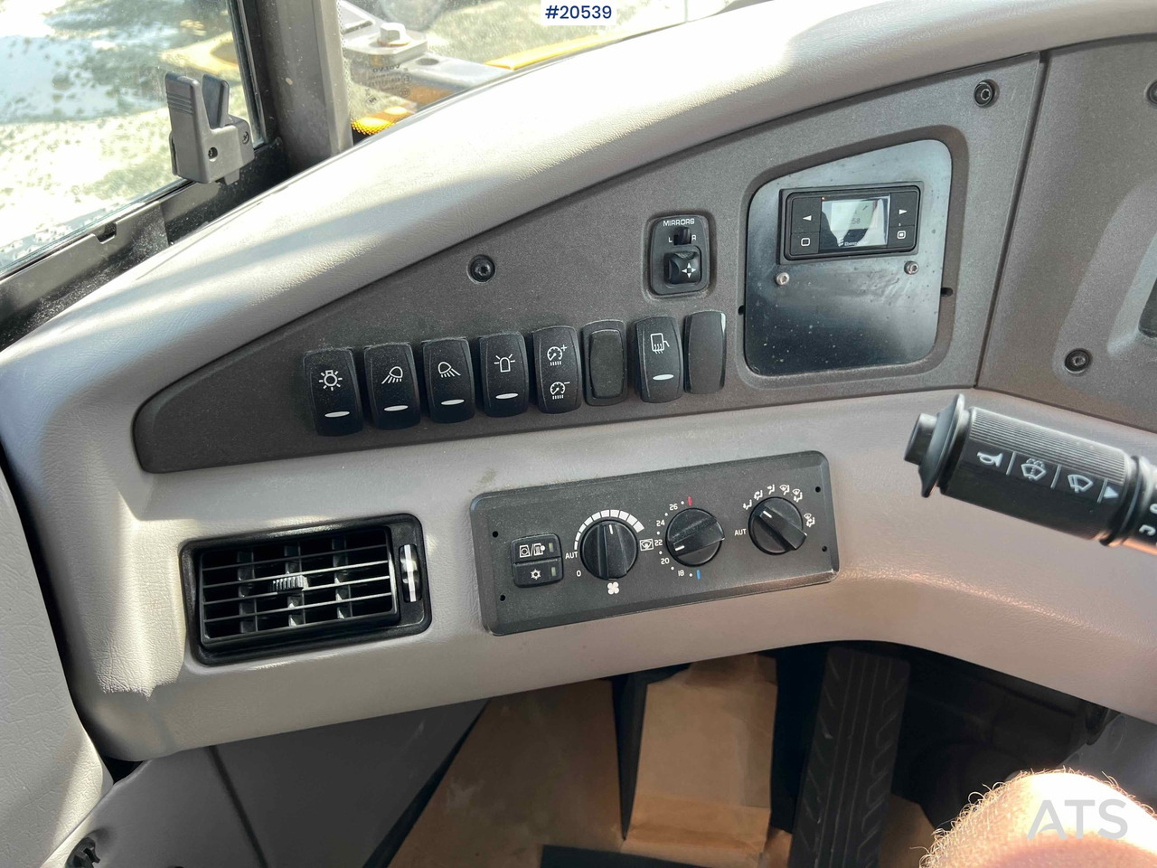 Istovarivač Volvo A40G: slika Istovarivač Volvo A40G Istovarivač Volvo A40G: slika Istovarivač Volvo A40G