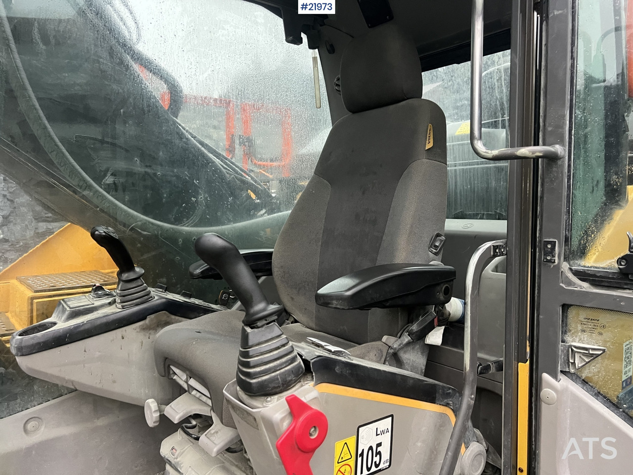 Bager gusjeničar Volvo EC380EL: slika Bager gusjeničar Volvo EC380EL