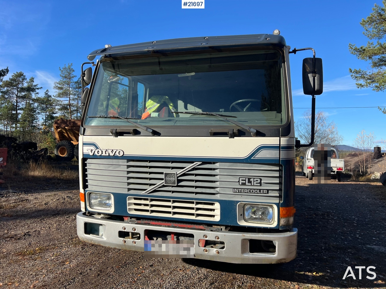 Volvo FH12 6x2 Tippbil - Kiper: slika Volvo FH12 6x2 Tippbil - Kiper Volvo FH12 6x2 Tippbil - Kiper: slika Volvo FH12 6x2 Tippbil - Kiper