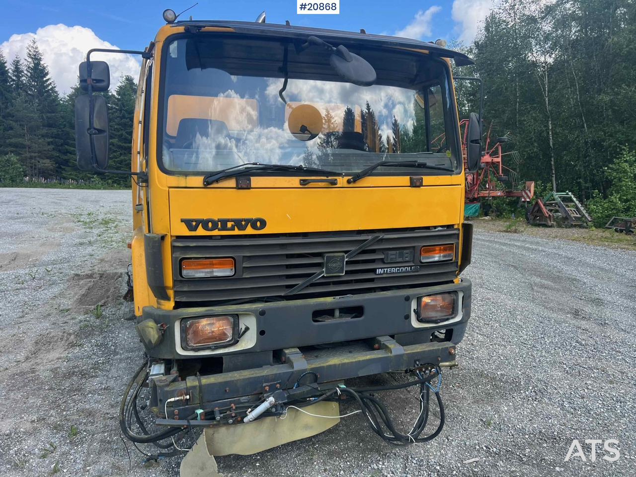 Cestovna čistilica Volvo FL616: slika Cestovna čistilica Volvo FL616
