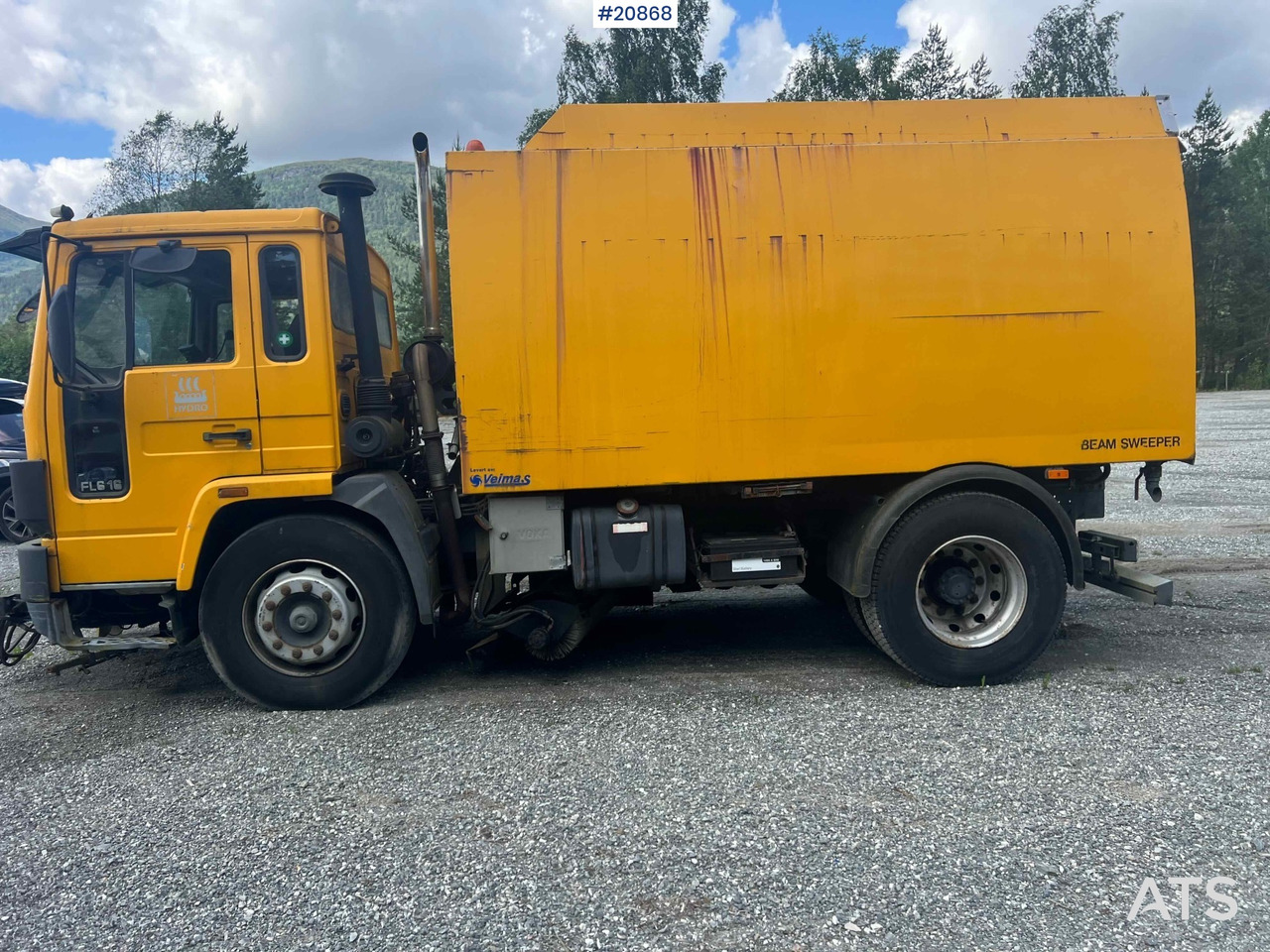 Cestovna čistilica Volvo FL616: slika Cestovna čistilica Volvo FL616