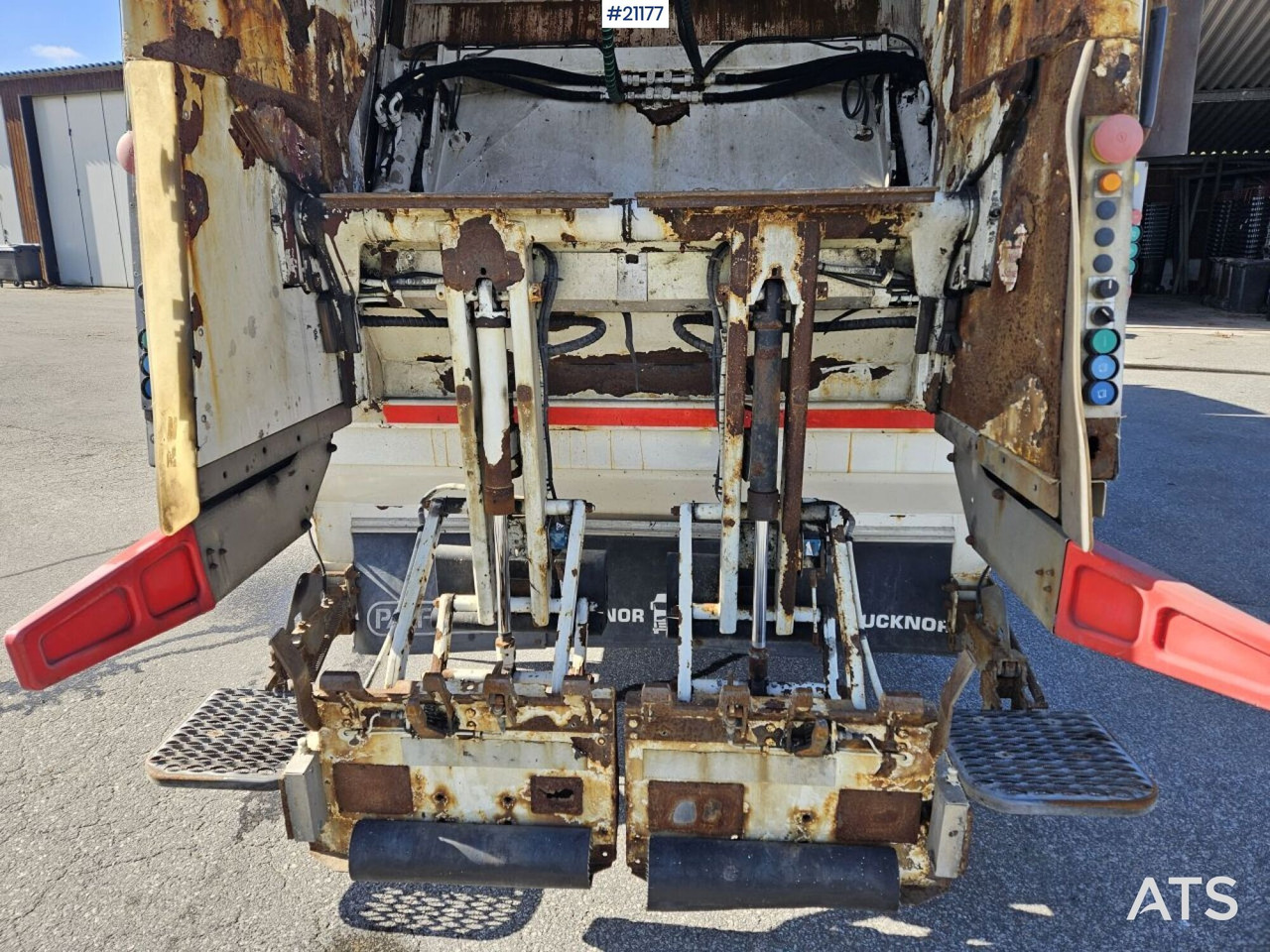 Volvo FM370 6x2 1-kammer komprimatorbil med Zoeller påbygg - Kamion za odvoz smeća: slika Volvo FM370 6x2 1-kammer komprimatorbil med Zoeller påbygg - Kamion za odvoz smeća Volvo FM370 6x2 1-kammer komprimatorbil med Zoeller påbygg - Kamion za odvoz smeća: slika Volvo FM370 6x2 1-kammer komprimatorbil med Zoeller påbygg - Kamion za odvoz smeća