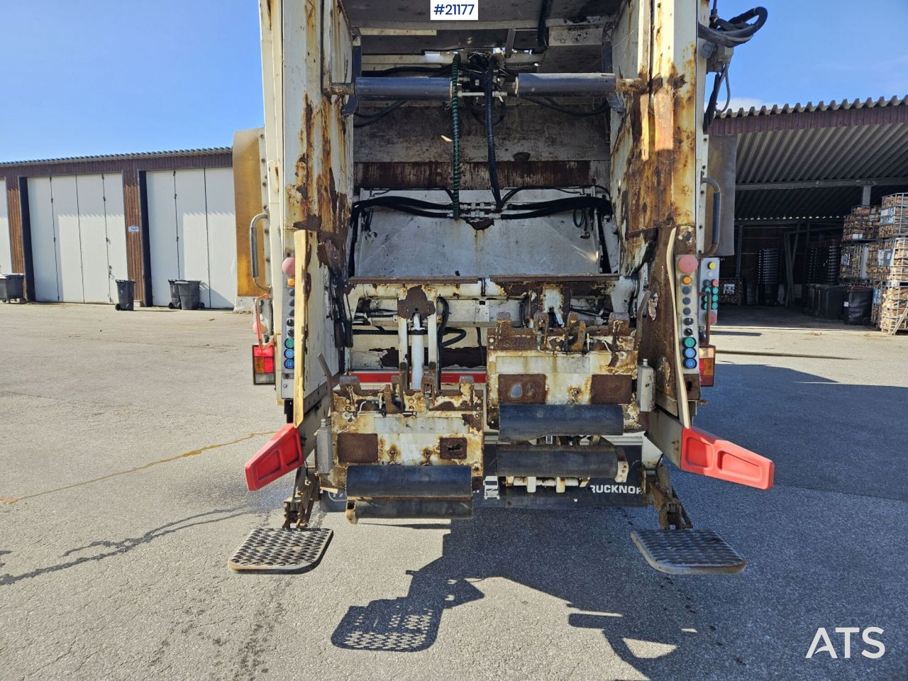 Volvo FM370 6x2 1-kammer komprimatorbil med Zoeller påbygg - Kamion za odvoz smeća: slika Volvo FM370 6x2 1-kammer komprimatorbil med Zoeller påbygg - Kamion za odvoz smeća Volvo FM370 6x2 1-kammer komprimatorbil med Zoeller påbygg - Kamion za odvoz smeća: slika Volvo FM370 6x2 1-kammer komprimatorbil med Zoeller påbygg - Kamion za odvoz smeća