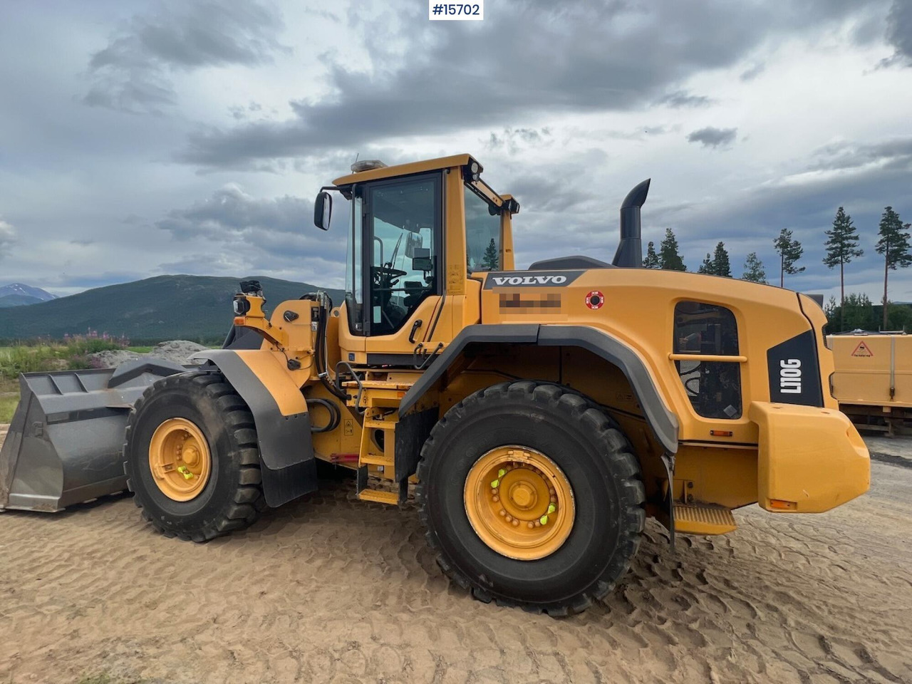 Volvo L110G - Utovarivač na kotačima: slika Volvo L110G - Utovarivač na kotačima Volvo L110G - Utovarivač na kotačima: slika Volvo L110G - Utovarivač na kotačima