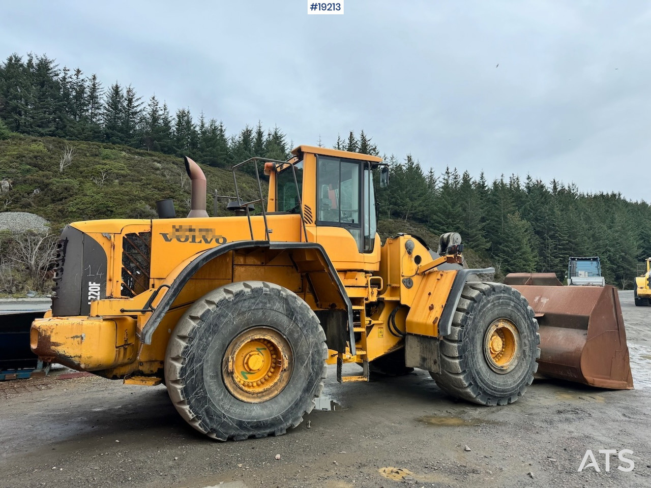 Volvo L220F - Utovarivač na kotačima: slika Volvo L220F - Utovarivač na kotačima Volvo L220F - Utovarivač na kotačima: slika Volvo L220F - Utovarivač na kotačima