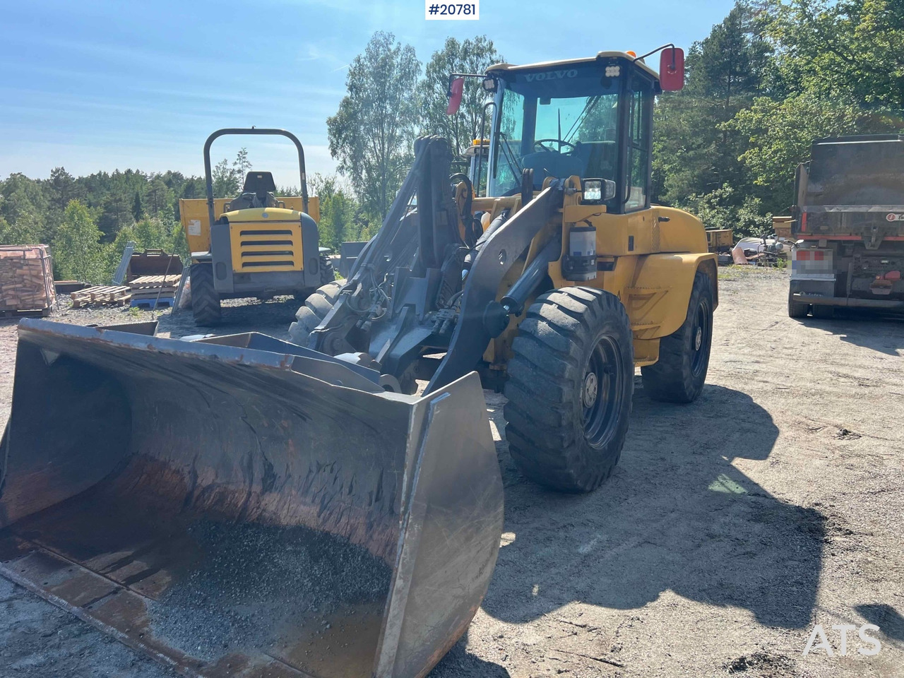 Volvo L45B - Utovarivač na kotačima: slika Volvo L45B - Utovarivač na kotačima Volvo L45B - Utovarivač na kotačima: slika Volvo L45B - Utovarivač na kotačima