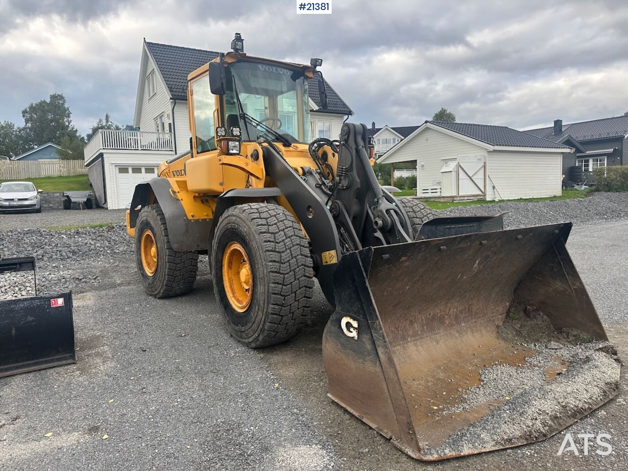 Volvo L90E hjullaster. SE VIDEO - Utovarivač na kotačima: slika Volvo L90E hjullaster. SE VIDEO - Utovarivač na kotačima Volvo L90E hjullaster. SE VIDEO - Utovarivač na kotačima: slika Volvo L90E hjullaster. SE VIDEO - Utovarivač na kotačima