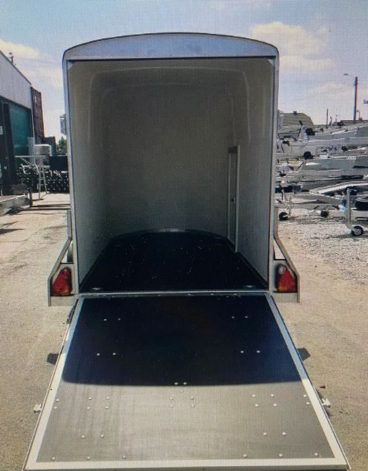 Niewiadów Furgon Niewiadów F1334 z trapem wjazdowym - Auto prikolica: slika Niewiadów Furgon Niewiadów F1334 z trapem wjazdowym - Auto prikolica Niewiadów Furgon Niewiadów F1334 z trapem wjazdowym - Auto prikolica: slika Niewiadów Furgon Niewiadów F1334 z trapem wjazdowym - Auto prikolica