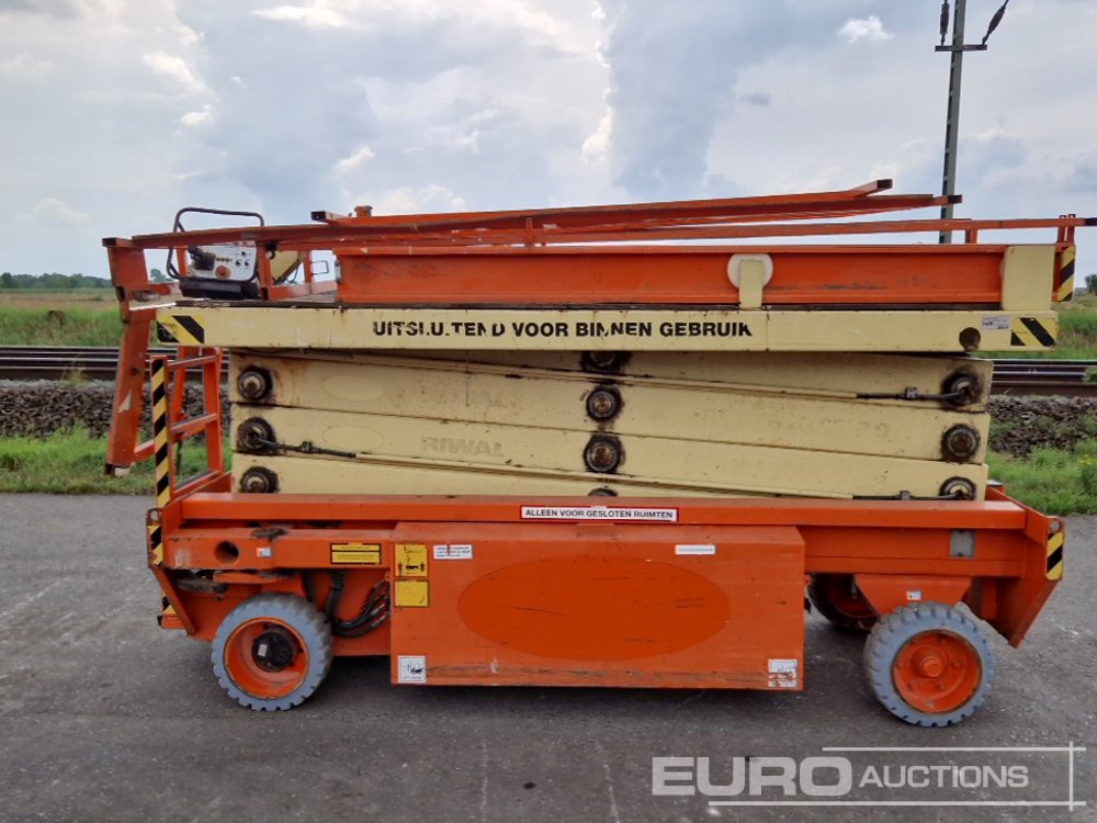 2009 Holland Lift MONO STAR X-105EL12 Electric Scissor Lift - Podizna platforma: slika 2009 Holland Lift MONO STAR X-105EL12 Electric Scissor Lift - Podizna platforma 2009 Holland Lift MONO STAR X-105EL12 Electric Scissor Lift - Podizna platforma: slika 2009 Holland Lift MONO STAR X-105EL12 Electric Scissor Lift - Podizna platforma