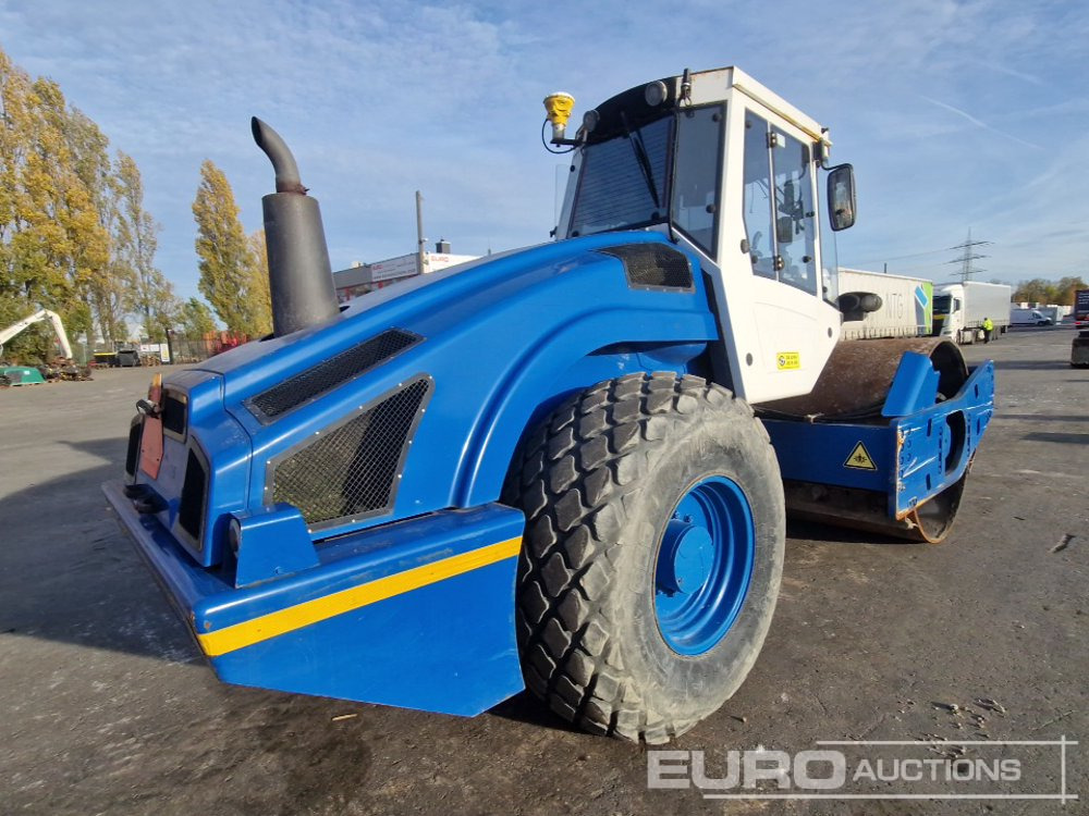 2011 Bomag BW213 D-4 - Valjak: slika 2011 Bomag BW213 D-4 - Valjak 2011 Bomag BW213 D-4 - Valjak: slika 2011 Bomag BW213 D-4 - Valjak