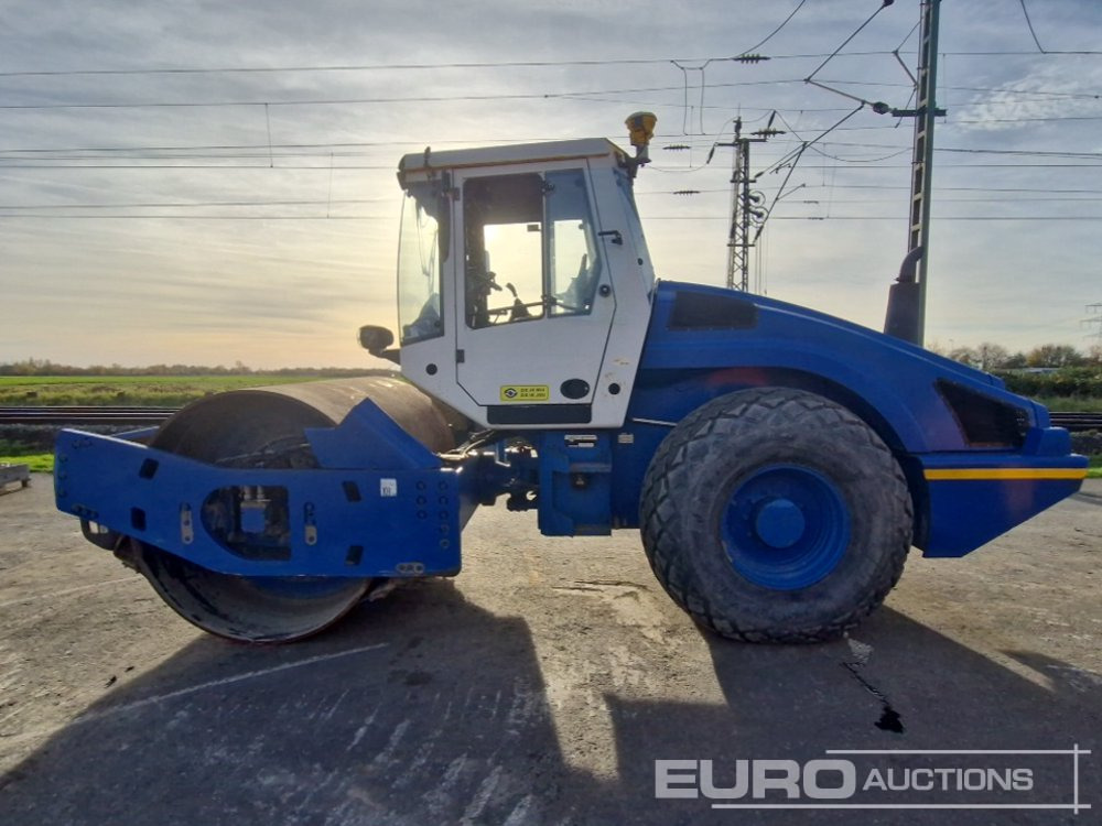 2011 Bomag BW213 D-4 - Valjak: slika 2011 Bomag BW213 D-4 - Valjak 2011 Bomag BW213 D-4 - Valjak: slika 2011 Bomag BW213 D-4 - Valjak