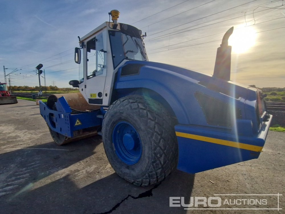2011 Bomag BW213 D-4 - Valjak: slika 2011 Bomag BW213 D-4 - Valjak 2011 Bomag BW213 D-4 - Valjak: slika 2011 Bomag BW213 D-4 - Valjak