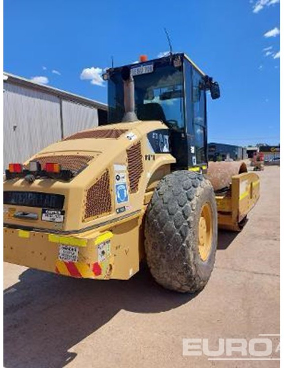 2012 CAT CP76XT - Valjak: slika 2012 CAT CP76XT - Valjak 2012 CAT CP76XT - Valjak: slika 2012 CAT CP76XT - Valjak