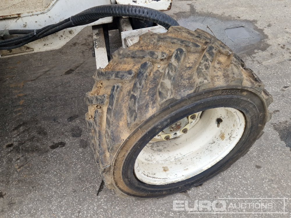 Škarasta podizna platforma 2013 JLG MEC3084RT: slika Škarasta podizna platforma 2013 JLG MEC3084RT Škarasta podizna platforma 2013 JLG MEC3084RT: slika Škarasta podizna platforma 2013 JLG MEC3084RT