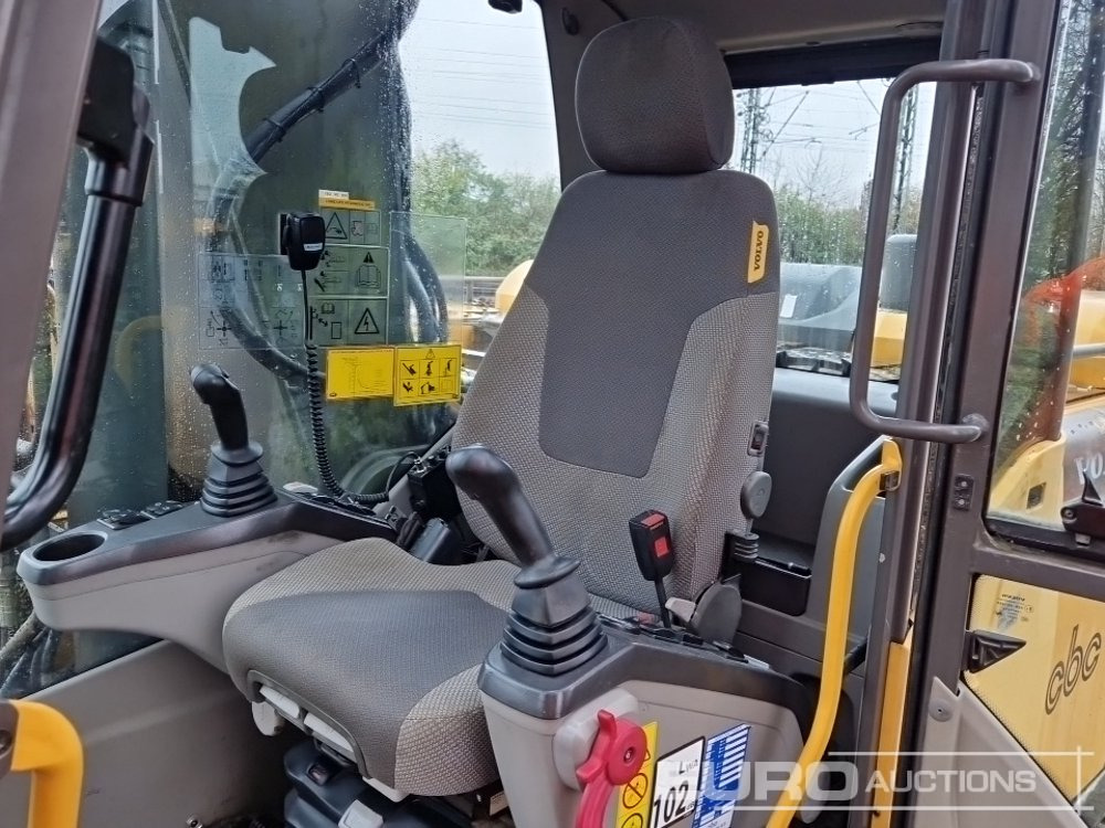 Bager gusjeničar 2013 Volvo EC220DL: slika Bager gusjeničar 2013 Volvo EC220DL