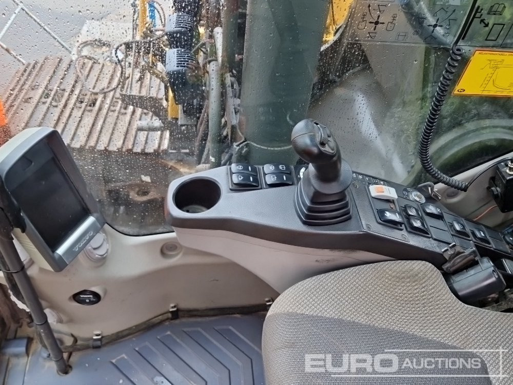 Bager gusjeničar 2013 Volvo EC220DL: slika Bager gusjeničar 2013 Volvo EC220DL