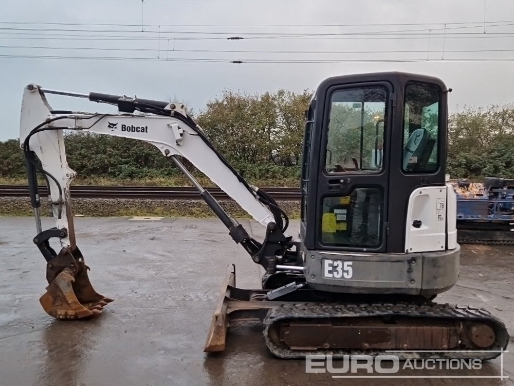 2014 Bobcat E35 EM - Mini bager: slika 2014 Bobcat E35 EM - Mini bager 2014 Bobcat E35 EM - Mini bager: slika 2014 Bobcat E35 EM - Mini bager