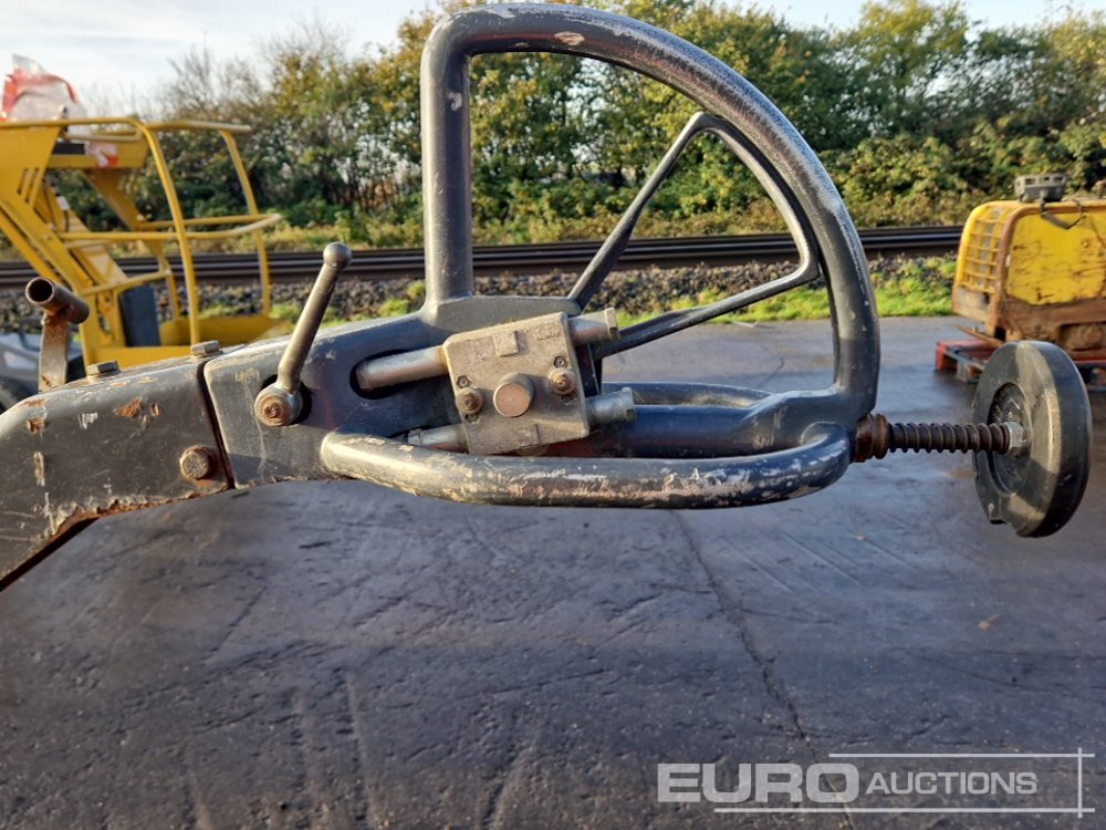 Stroj za asfaltiranje Bomag BW65H: slika Stroj za asfaltiranje Bomag BW65H