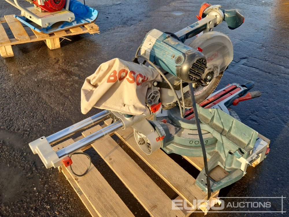 Bosch Mitre Saw - Građevinska oprema: slika Bosch Mitre Saw - Građevinska oprema Bosch Mitre Saw - Građevinska oprema: slika Bosch Mitre Saw - Građevinska oprema