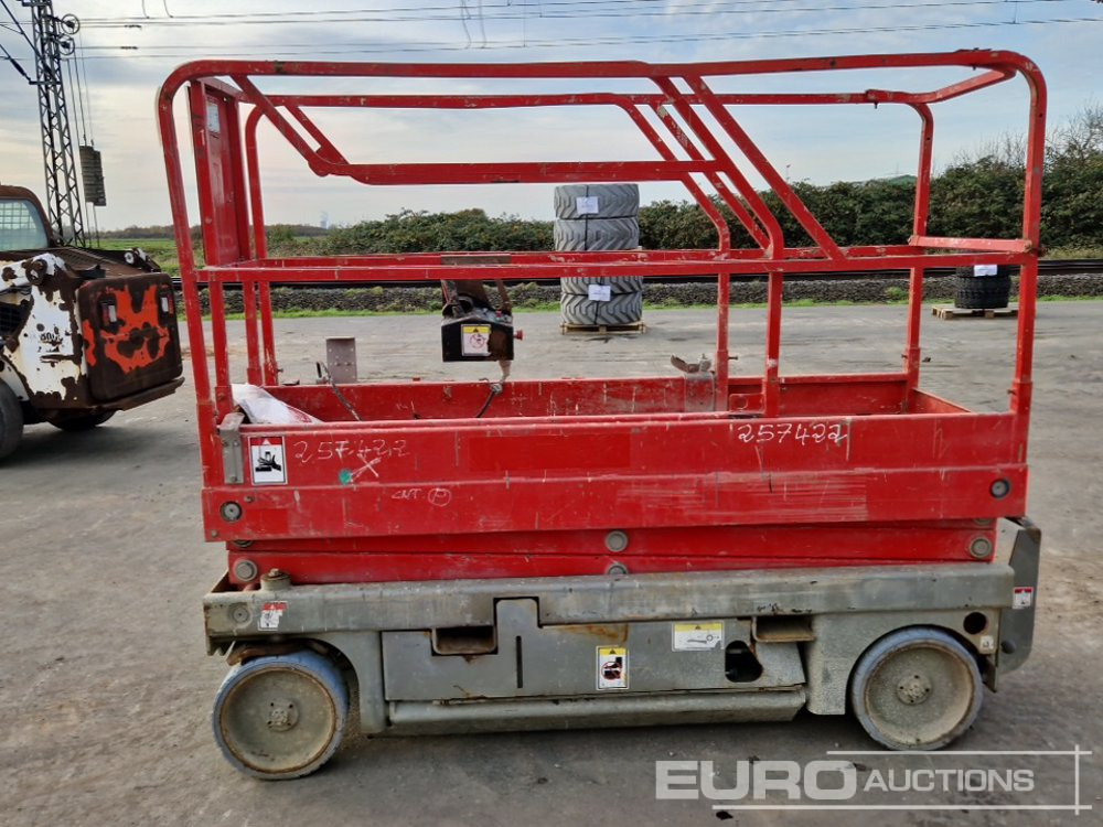 Haulotte Compact 8 - Škarasta podizna platforma: slika Haulotte Compact 8 - Škarasta podizna platforma Haulotte Compact 8 - Škarasta podizna platforma: slika Haulotte Compact 8 - Škarasta podizna platforma