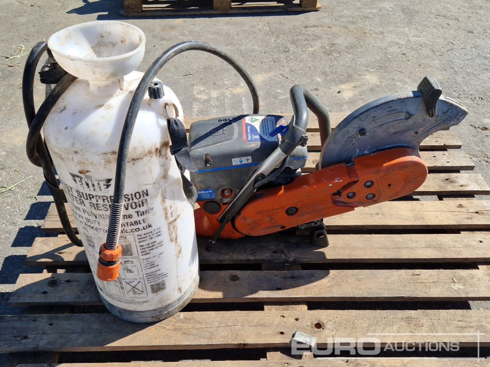 Husqvarna K770 Handheld Quickcut Saw with Water Sprayer - Stroj za asfaltiranje: slika Husqvarna K770 Handheld Quickcut Saw with Water Sprayer - Stroj za asfaltiranje Husqvarna K770 Handheld Quickcut Saw with Water Sprayer - Stroj za asfaltiranje: slika Husqvarna K770 Handheld Quickcut Saw with Water Sprayer - Stroj za asfaltiranje