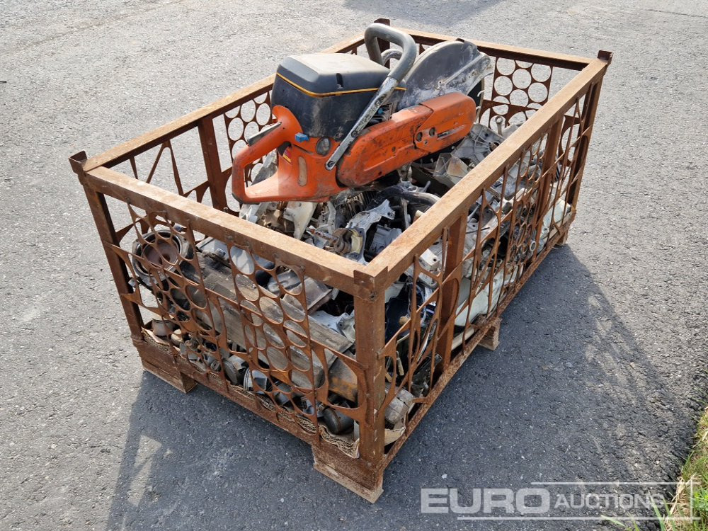 Husqvarna Quick Cut Saw, Box of Various Spare Parts - Građevinska oprema: slika Husqvarna Quick Cut Saw, Box of Various Spare Parts - Građevinska oprema Husqvarna Quick Cut Saw, Box of Various Spare Parts - Građevinska oprema: slika Husqvarna Quick Cut Saw, Box of Various Spare Parts - Građevinska oprema