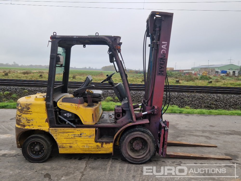 Hyundai Diesel Forklift, 2 Stage Mast, Forks - Diesel viličar: slika Hyundai Diesel Forklift, 2 Stage Mast, Forks - Diesel viličar Hyundai Diesel Forklift, 2 Stage Mast, Forks - Diesel viličar: slika Hyundai Diesel Forklift, 2 Stage Mast, Forks - Diesel viličar