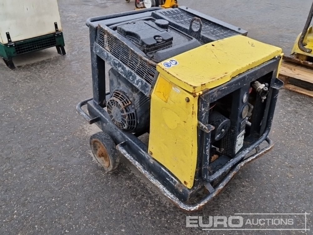 Kaeser M12 - Zračni kompresor: slika Kaeser M12 - Zračni kompresor Kaeser M12 - Zračni kompresor: slika Kaeser M12 - Zračni kompresor