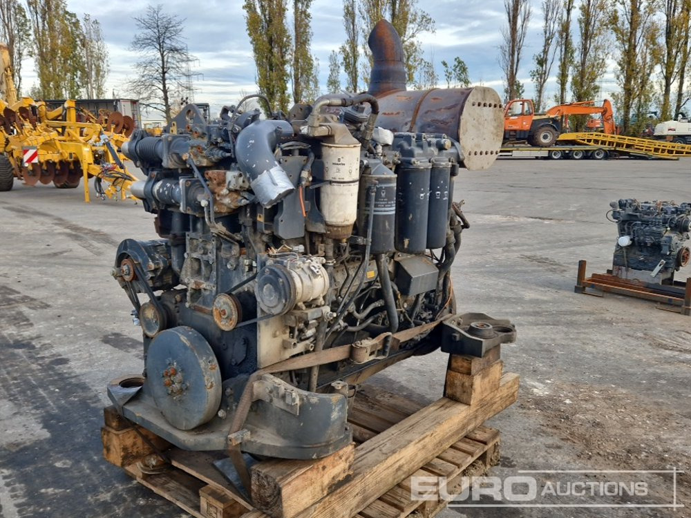 Komatsu 6 Cylinder Turbo Diesel Engine - Motor: slika Komatsu 6 Cylinder Turbo Diesel Engine - Motor Komatsu 6 Cylinder Turbo Diesel Engine - Motor: slika Komatsu 6 Cylinder Turbo Diesel Engine - Motor