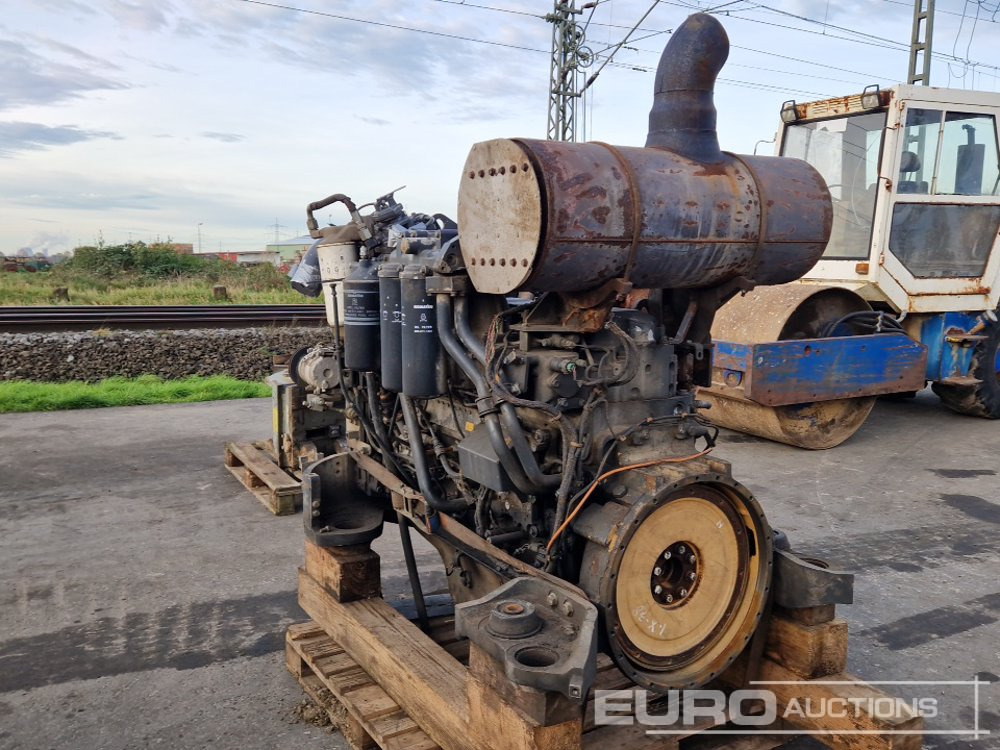 Komatsu 6 Cylinder Turbo Diesel Engine - Motor: slika Komatsu 6 Cylinder Turbo Diesel Engine - Motor Komatsu 6 Cylinder Turbo Diesel Engine - Motor: slika Komatsu 6 Cylinder Turbo Diesel Engine - Motor