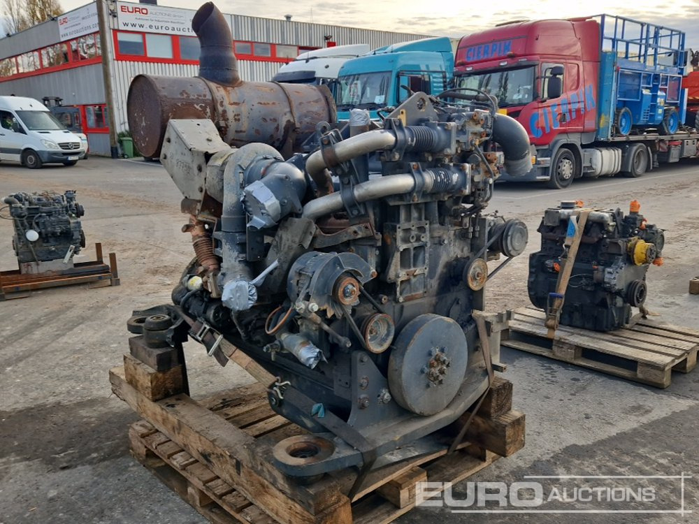 Komatsu 6 Cylinder Turbo Diesel Engine - Motor: slika Komatsu 6 Cylinder Turbo Diesel Engine - Motor Komatsu 6 Cylinder Turbo Diesel Engine - Motor: slika Komatsu 6 Cylinder Turbo Diesel Engine - Motor