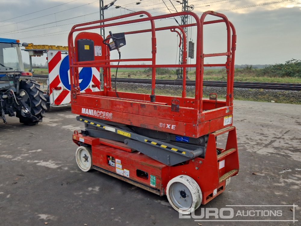 Manitou 81XE - Podizna platforma: slika Manitou 81XE - Podizna platforma Manitou 81XE - Podizna platforma: slika Manitou 81XE - Podizna platforma