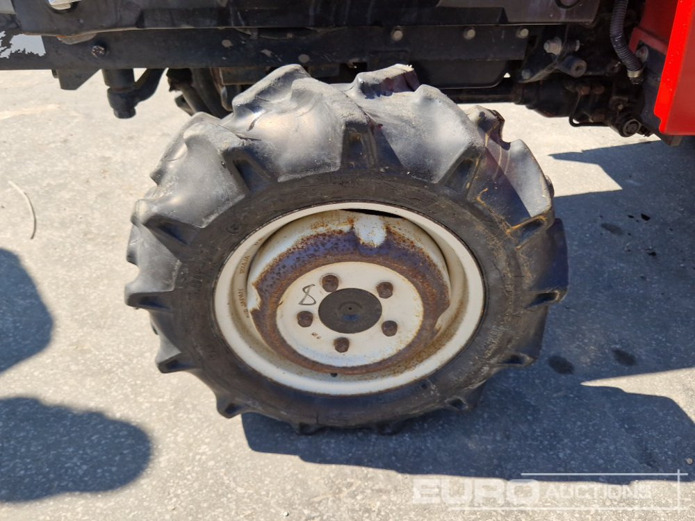 Mali traktor Mitsubishi MT15: slika Mali traktor Mitsubishi MT15