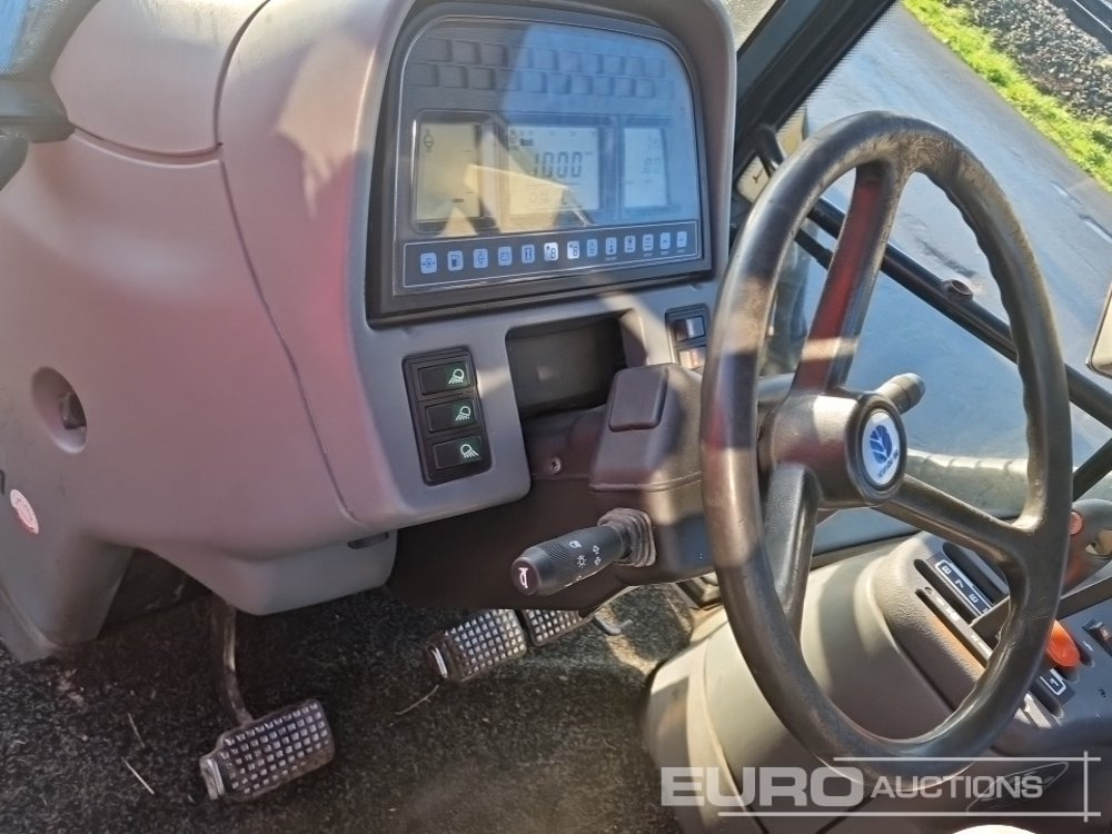 Traktor New Holland TS100: slika Traktor New Holland TS100