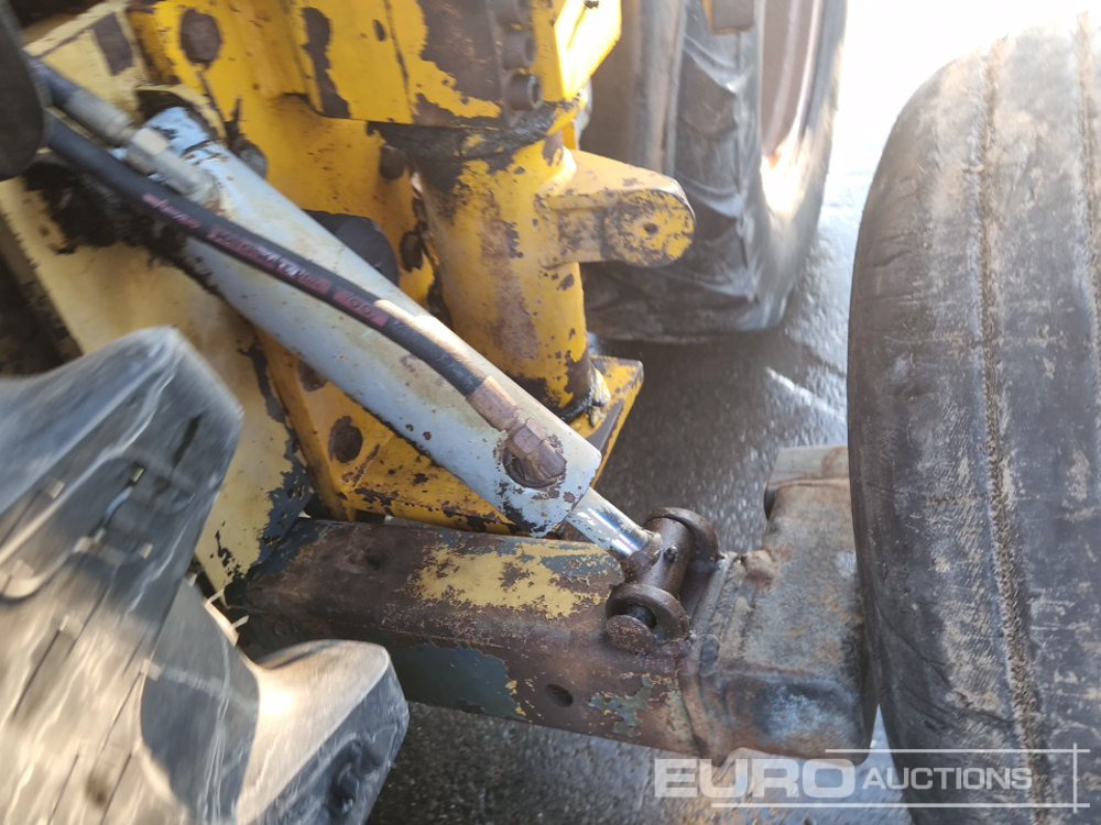 Traktor New Holland TS100: slika Traktor New Holland TS100