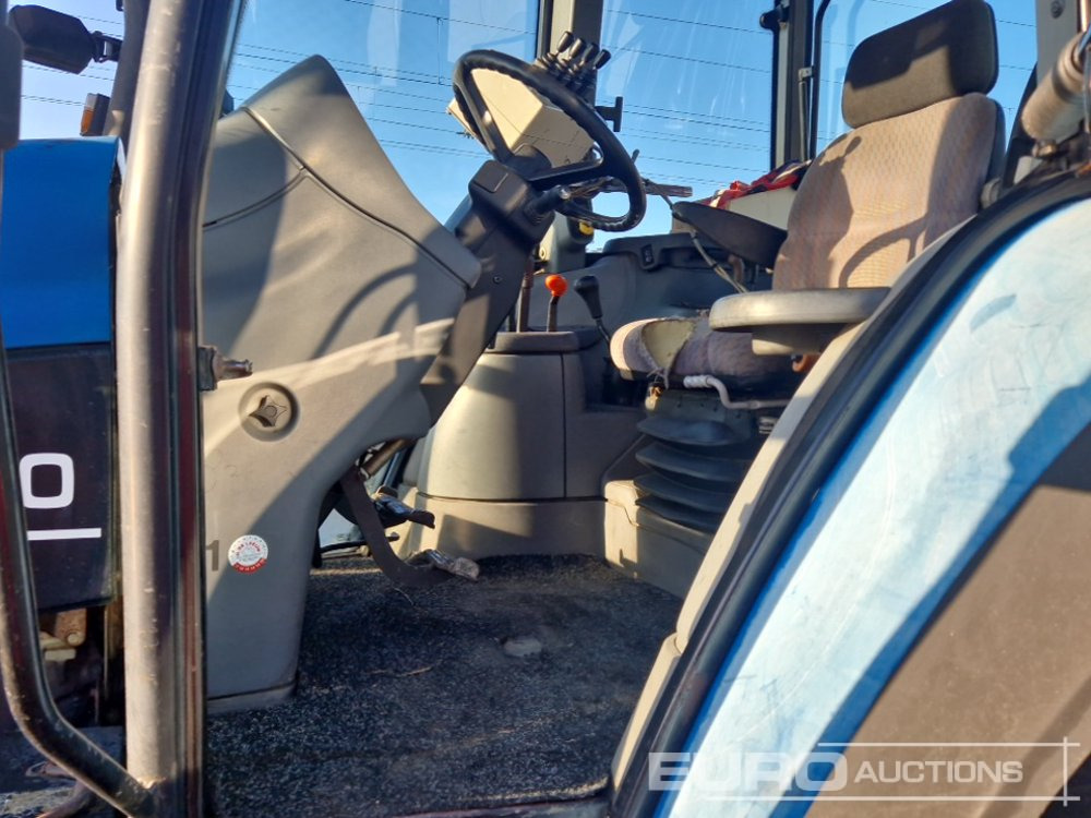 Traktor New Holland TS100: slika Traktor New Holland TS100