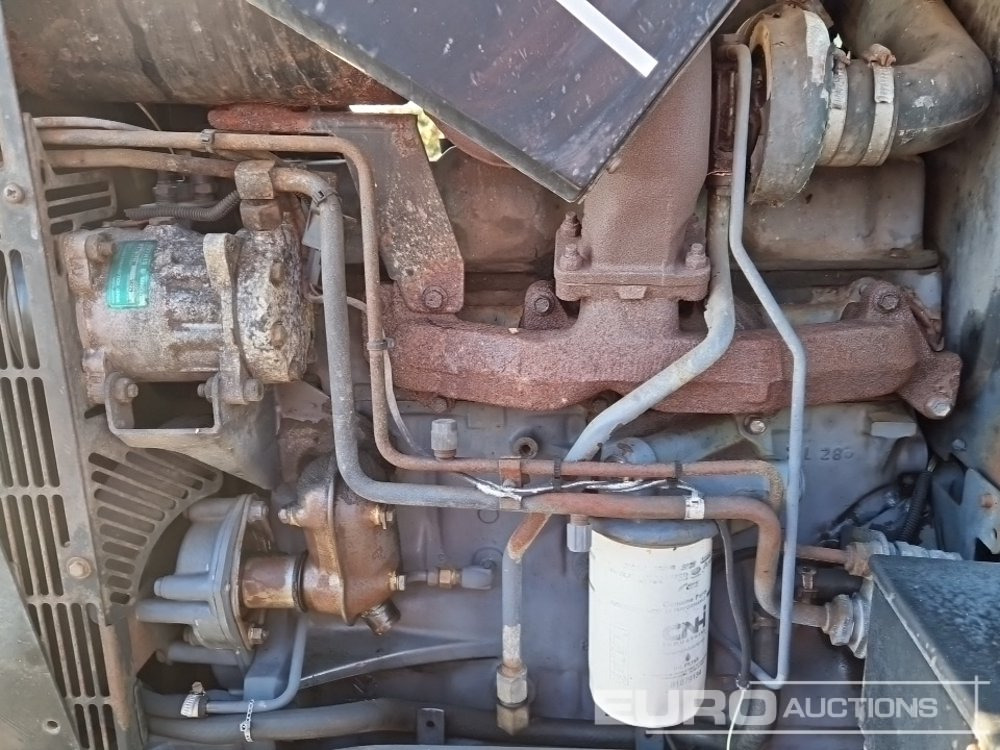 Traktor New Holland TS100: slika Traktor New Holland TS100