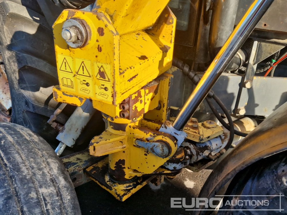 Traktor New Holland TS100: slika Traktor New Holland TS100