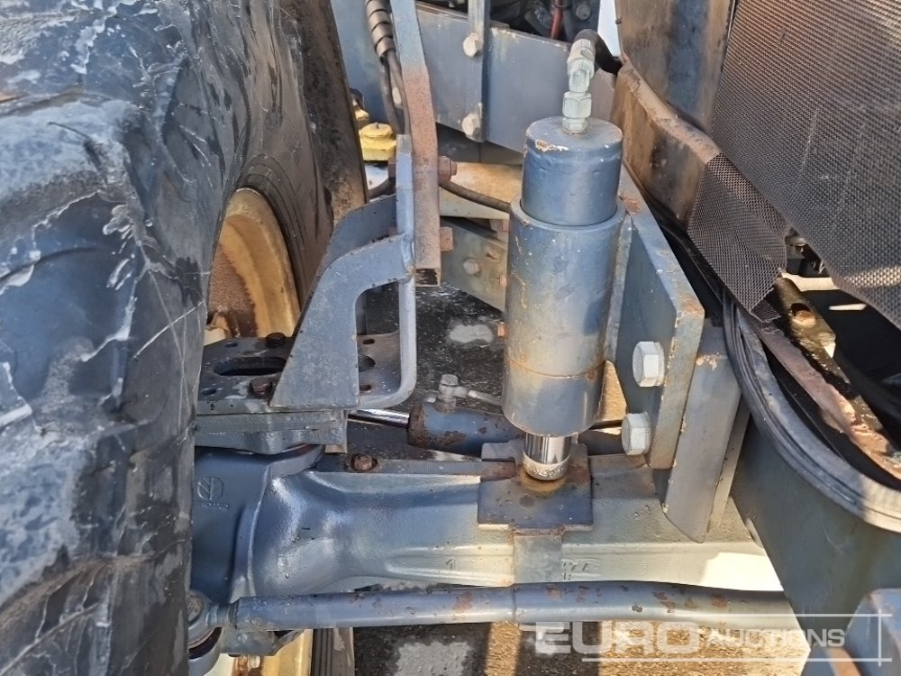 Traktor New Holland TS100: slika Traktor New Holland TS100