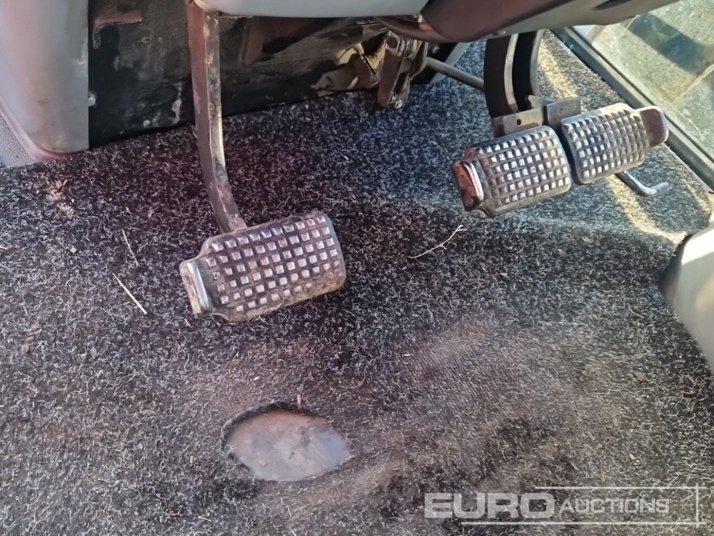 Traktor New Holland TS100: slika Traktor New Holland TS100