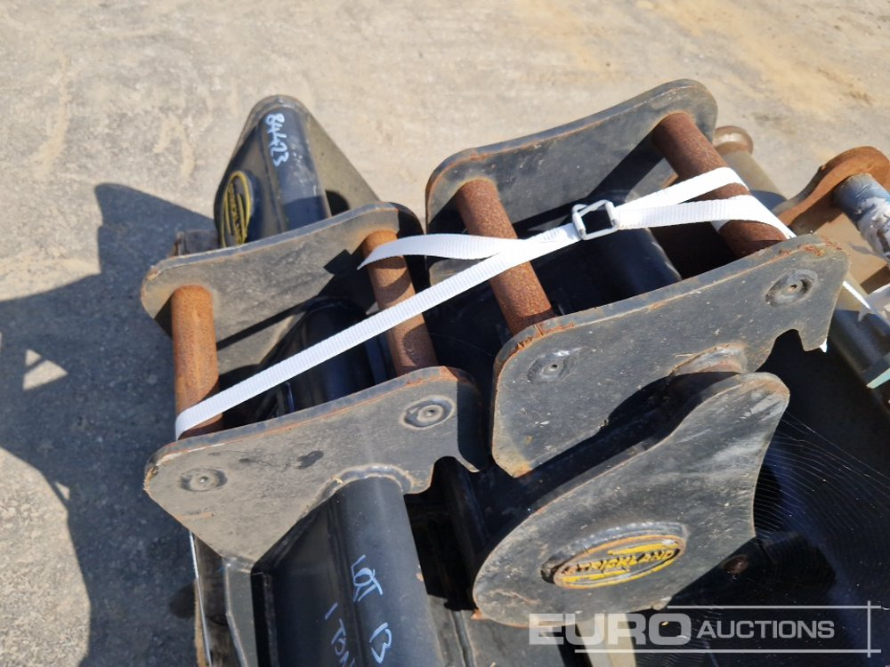 Novi Korpa Unused Strickland 3B", 24", 12" Digging Buckets, MH03 to suit 1 Ton Excavator (3 of): slika Novi Korpa Unused Strickland 3B", 24", 12" Digging Buckets, MH03 to suit 1 Ton Excavator (3 of)