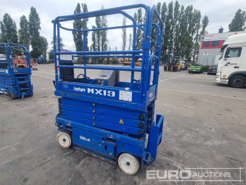 Upright MX19 - Podizna platforma: slika Upright MX19 - Podizna platforma Upright MX19 - Podizna platforma: slika Upright MX19 - Podizna platforma