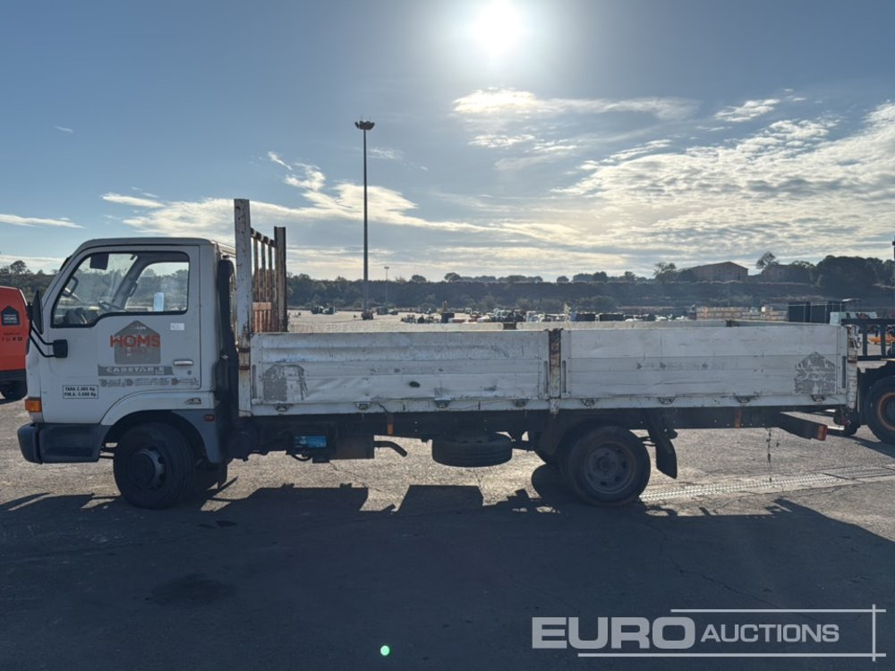1999 Nissan Cabstar - Kamion s otvorenim sandukom: slika 1999 Nissan Cabstar - Kamion s otvorenim sandukom 1999 Nissan Cabstar - Kamion s otvorenim sandukom: slika 1999 Nissan Cabstar - Kamion s otvorenim sandukom