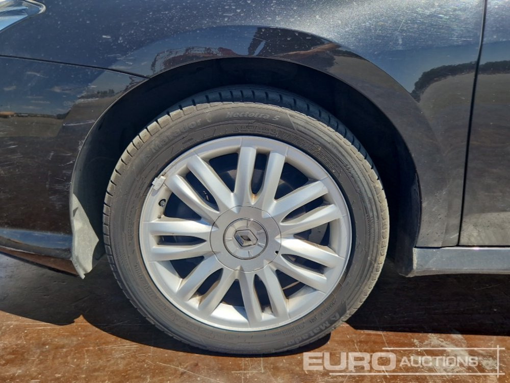 2010 Renault Laguna - Automobil: slika 2010 Renault Laguna - Automobil 2010 Renault Laguna - Automobil: slika 2010 Renault Laguna - Automobil