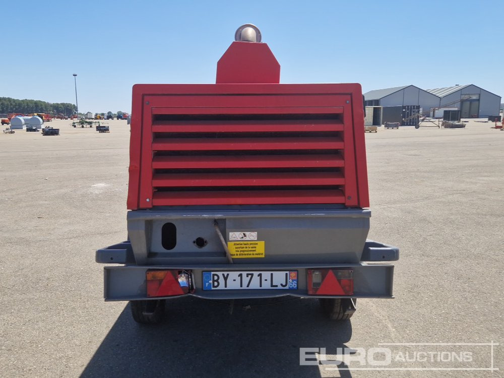 2011 Atlas Copco XAHS186DD - Zračni kompresor: slika 2011 Atlas Copco XAHS186DD - Zračni kompresor 2011 Atlas Copco XAHS186DD - Zračni kompresor: slika 2011 Atlas Copco XAHS186DD - Zračni kompresor