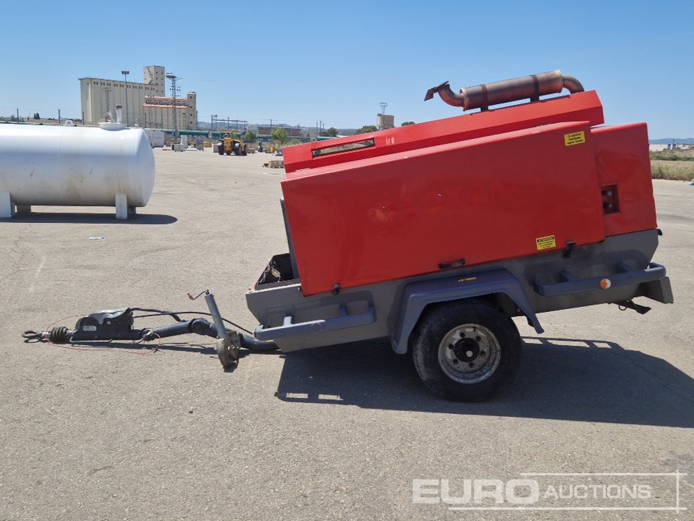 2011 Atlas Copco XAHS186DD - Zračni kompresor: slika 2011 Atlas Copco XAHS186DD - Zračni kompresor 2011 Atlas Copco XAHS186DD - Zračni kompresor: slika 2011 Atlas Copco XAHS186DD - Zračni kompresor
