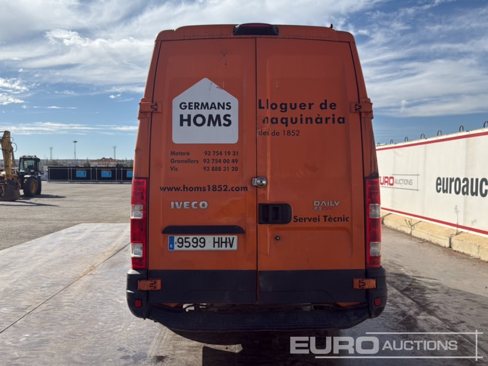 2012 Iveco Daily 35 S14 - Furgon: slika 2012 Iveco Daily 35 S14 - Furgon 2012 Iveco Daily 35 S14 - Furgon: slika 2012 Iveco Daily 35 S14 - Furgon