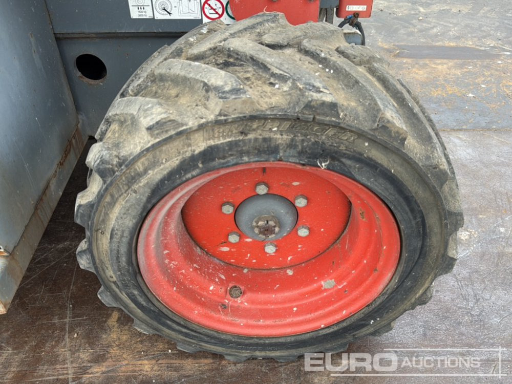 Podizna platforma 2013 SkyJack SJ6826RT: slika Podizna platforma 2013 SkyJack SJ6826RT