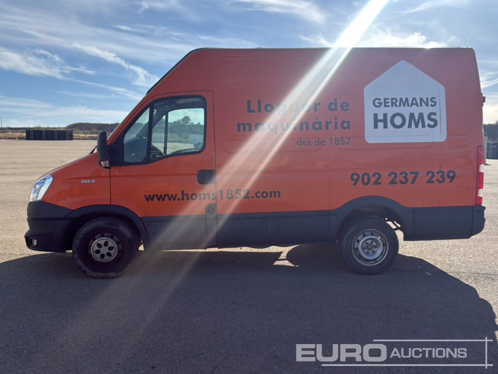 2014 Iveco Daily 35 S13 - Furgon: slika 2014 Iveco Daily 35 S13 - Furgon 2014 Iveco Daily 35 S13 - Furgon: slika 2014 Iveco Daily 35 S13 - Furgon